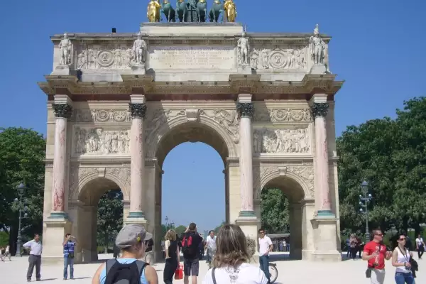 oblouk Carrousel